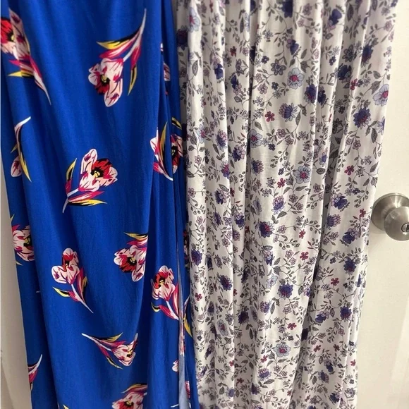 Floral Maxi Dresses - Blue and White - Picture 2 of 8